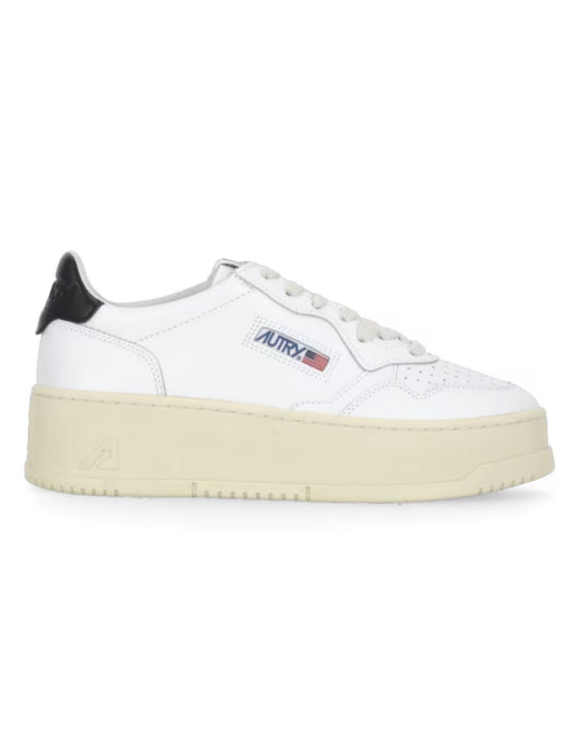 MEDALIST SNEAKERS