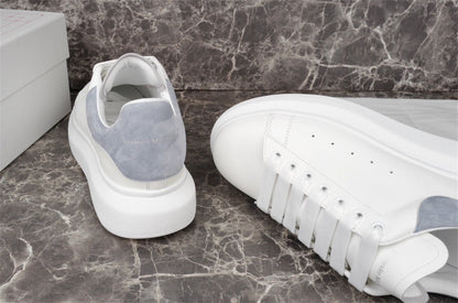 ALEXANDER MCQUEEN BIANCHE CON RETRO IN CAMOSCIO CELESTE
