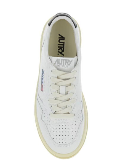 MEDALIST SNEAKERS