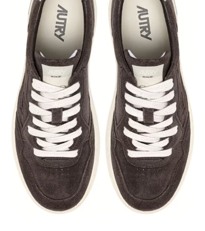 MEDALIST SNEAKERS