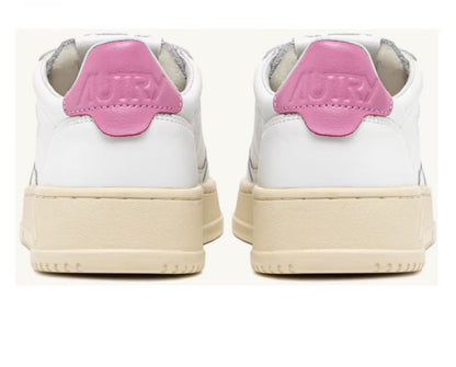 MEDALIST SNEAKERS