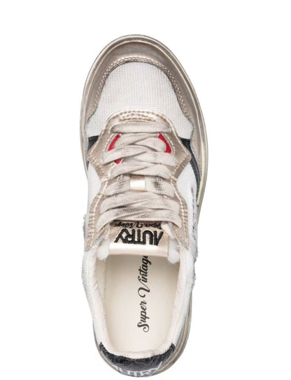 MEDALIST SNEAKERS
