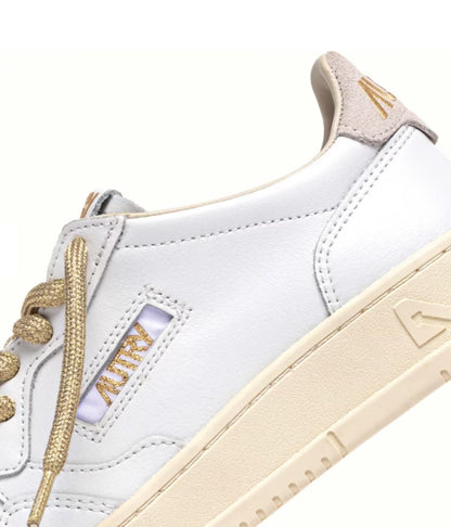 MEDALIST SNEAKERS