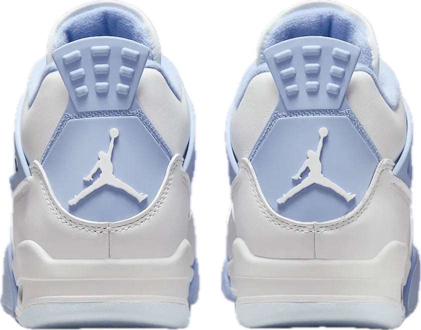 Scarpe da ginnastica bianche e celesti collezione Air Jordan 4