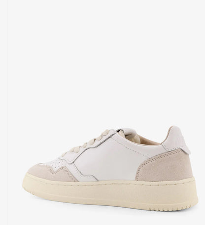 MEDALIST SNEAKERS