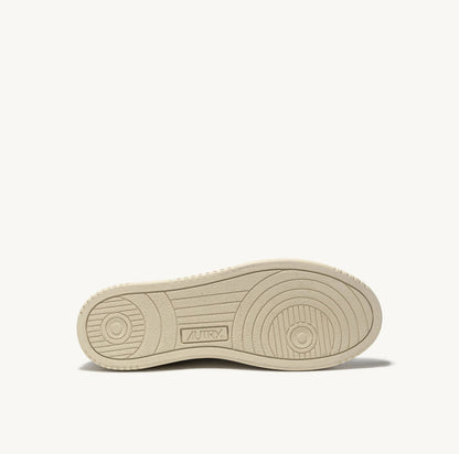 MEDALIST SNEAKERS