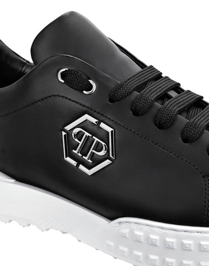 Lo-Top Sneakers