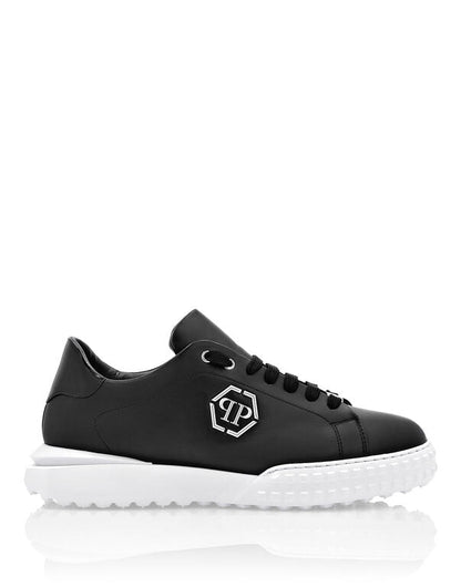 Lo-Top Sneakers