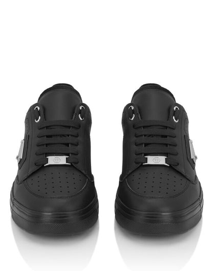 Low-Top Sneakers Triangle  DONNA