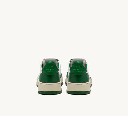 MEDALIST SNEAKERS
