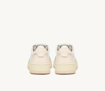 MEDALIST SNEAKERS
