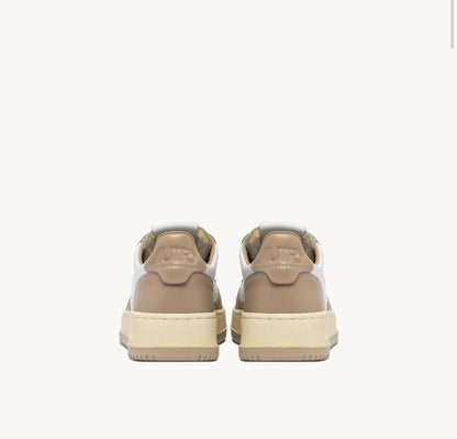 MEDALIST SNEAKERS