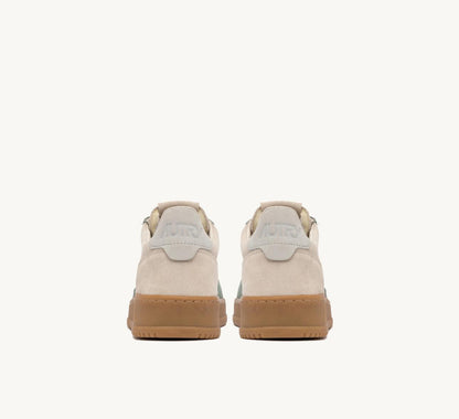 MEDALIST SNEAKERS